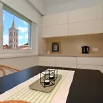 4b * Zára
